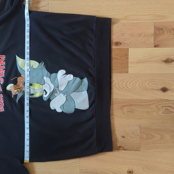 Tom & Jerry. Women's Graphic Oversized Sweater. Size Large. - Picture 3 of 7